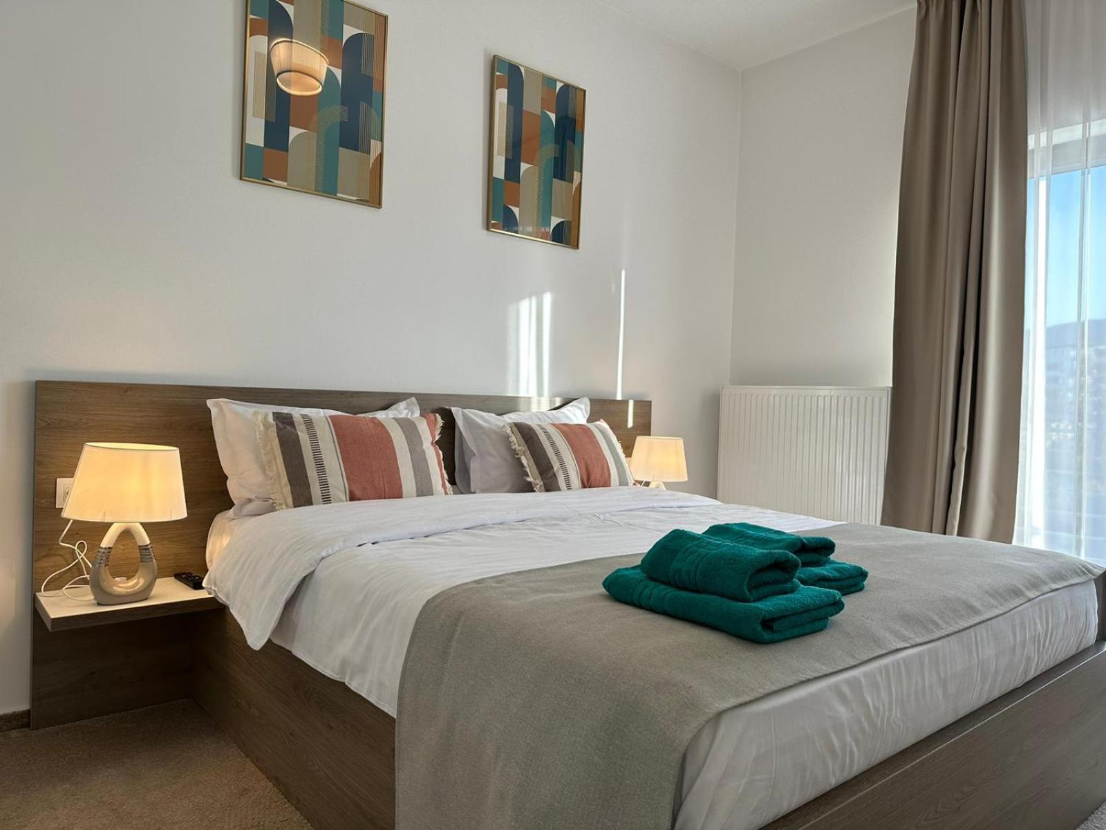 Luxury Glam Apartments & Studios Near Coresi Mall Brasov Exterior photo