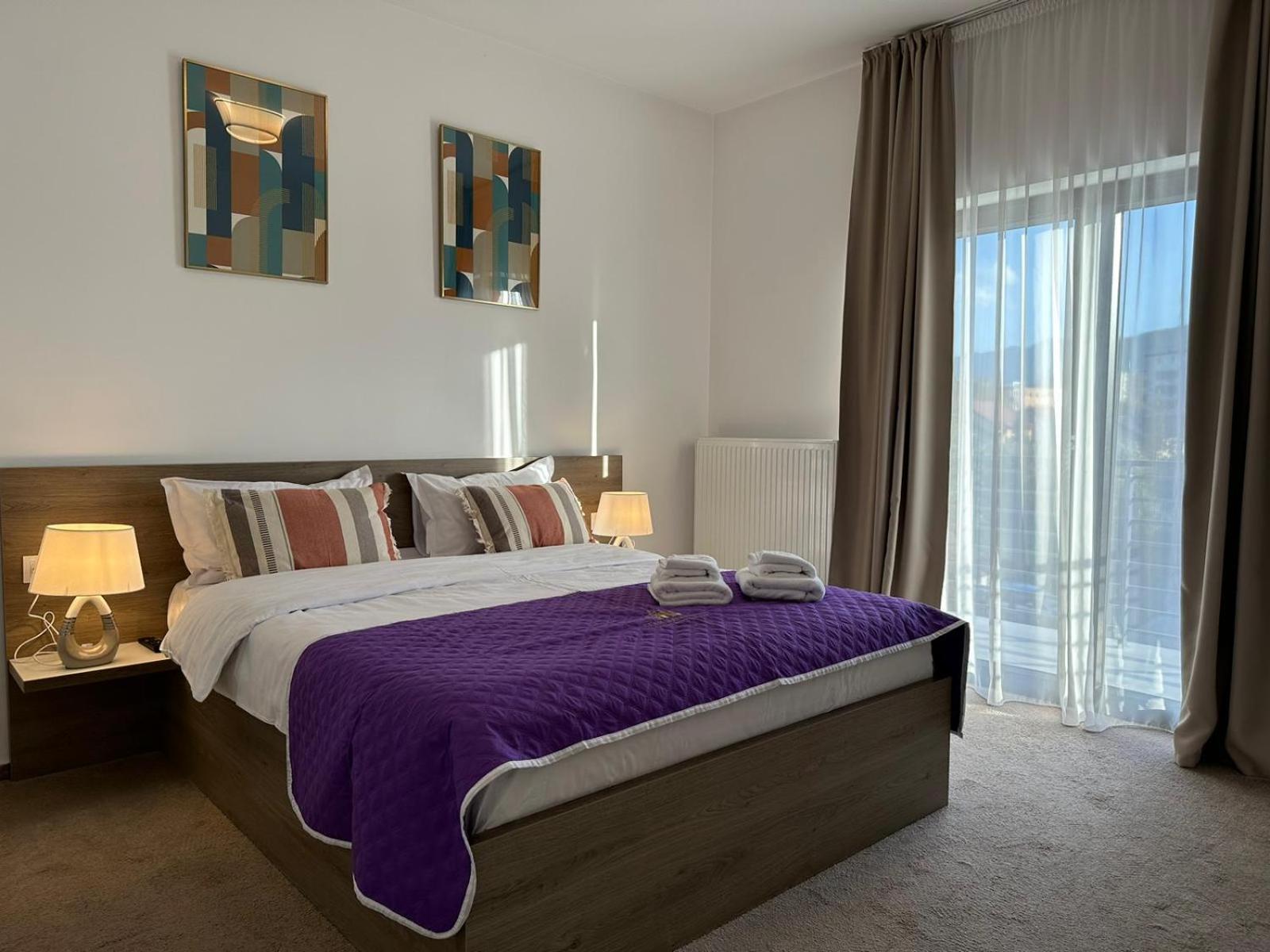 Luxury Glam Apartments & Studios Near Coresi Mall Brasov Exterior photo